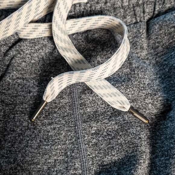 Vuori Halo Performance Short 2.25" - M Heather Grey - Picture 4 of 6